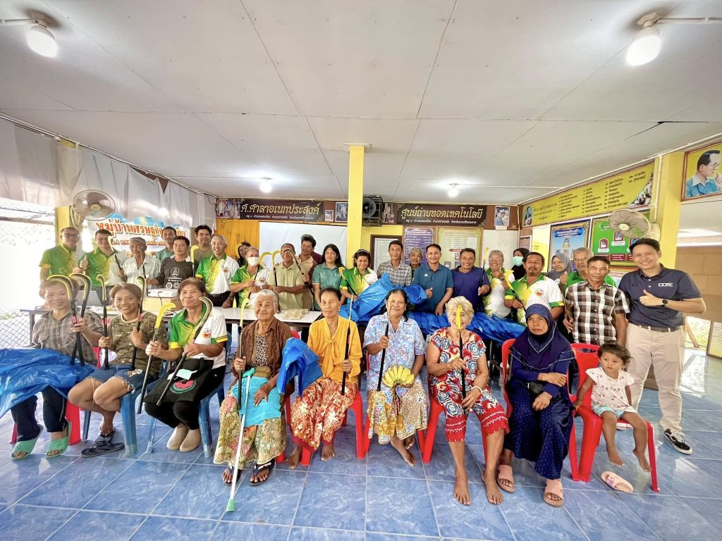 ศูนย์ขยายพันธุ์พืชที่ 4 จังหวัดนครศรีธรรมราช จัดอบรมถ่ายทอดความรู้เรื่องกล้วยน้ำว้าปากพนังในโครงการพัฒนาลุ่มน้ำปากพนังอันเนื่องมาจากพระราชดำริ